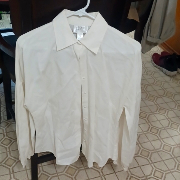 LOFT Tops - SIZE 10 ANN TAYLOR LOFT CREAM BLOUSE